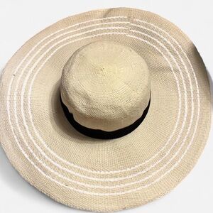 Banana Republic white and Black floppy straw hat